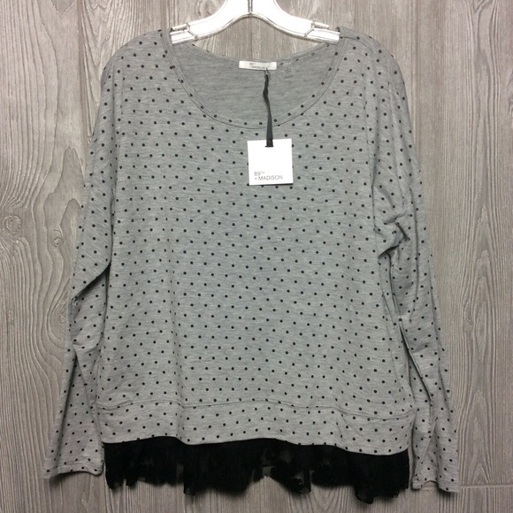 NWT Gray and Black Top with Lace Trim PLUS SIZE 1X - Picture 2 of 6